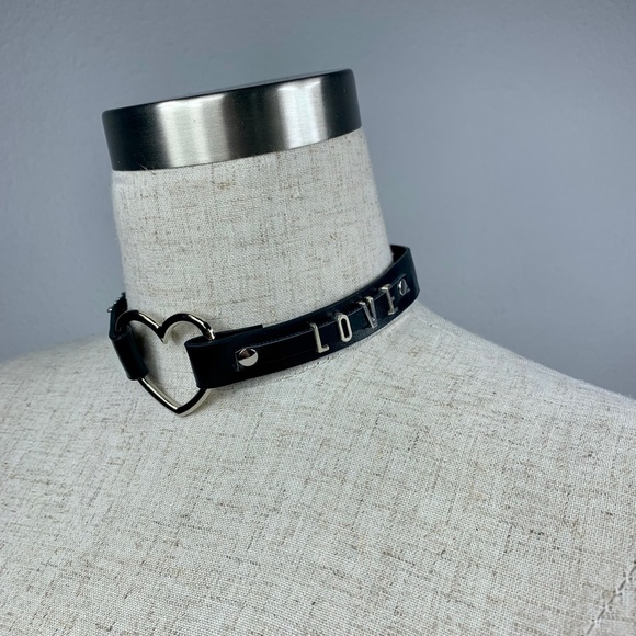 Black Leather Heart Choker Necklace - Picture 5 of 6